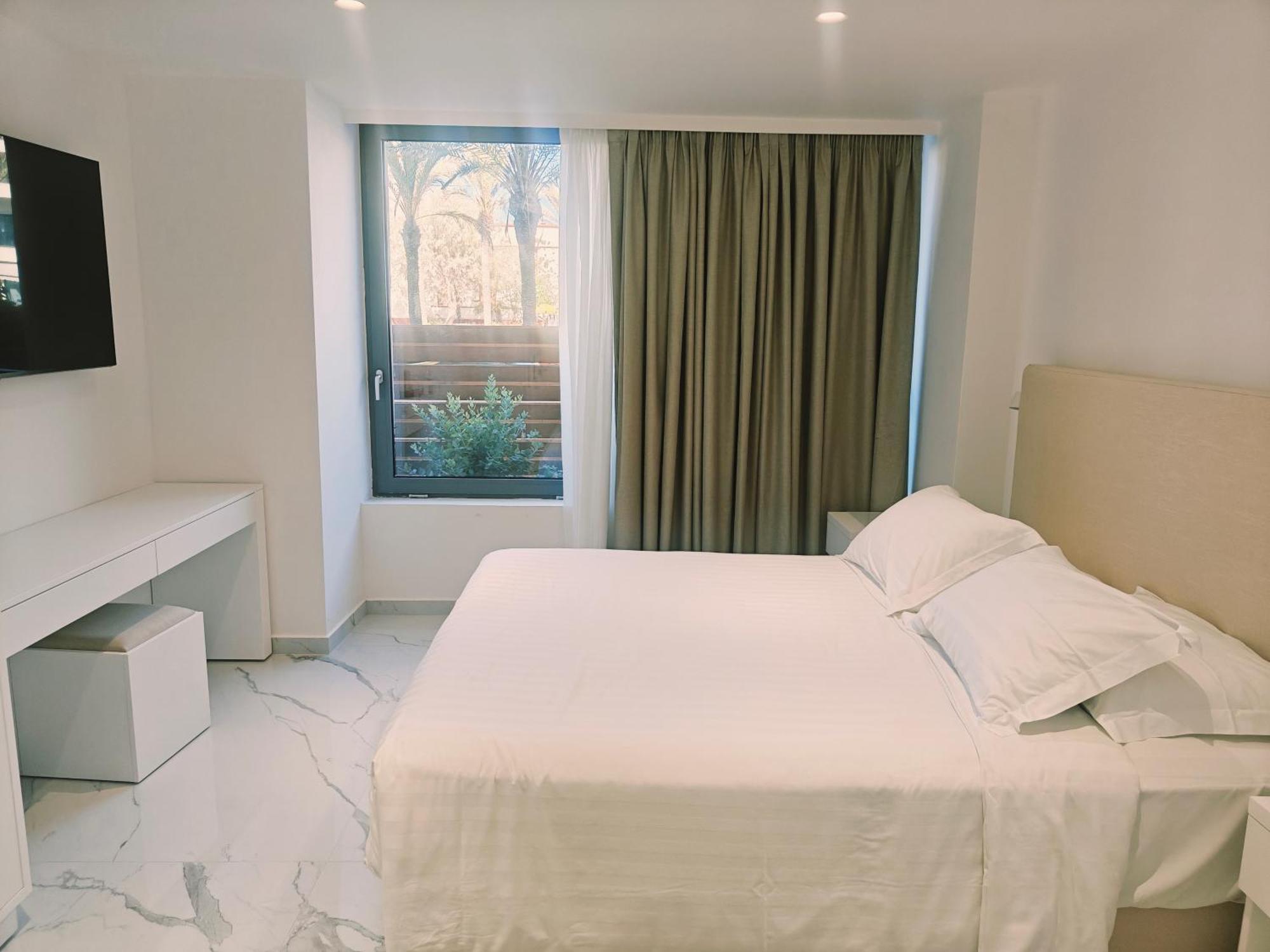 Ibiscus Hotel Rhodes City Bagian luar foto