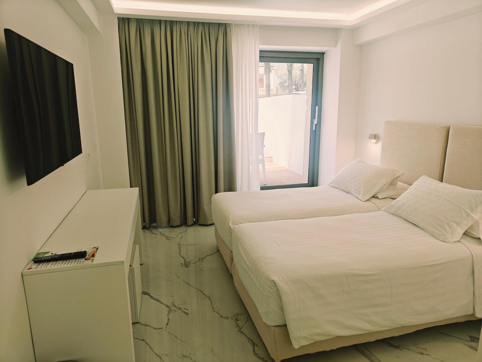 Ibiscus Hotel Rhodes City Bagian luar foto